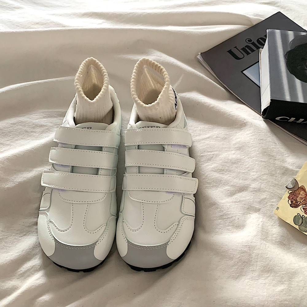 小众魔术贴平底透气板鞋