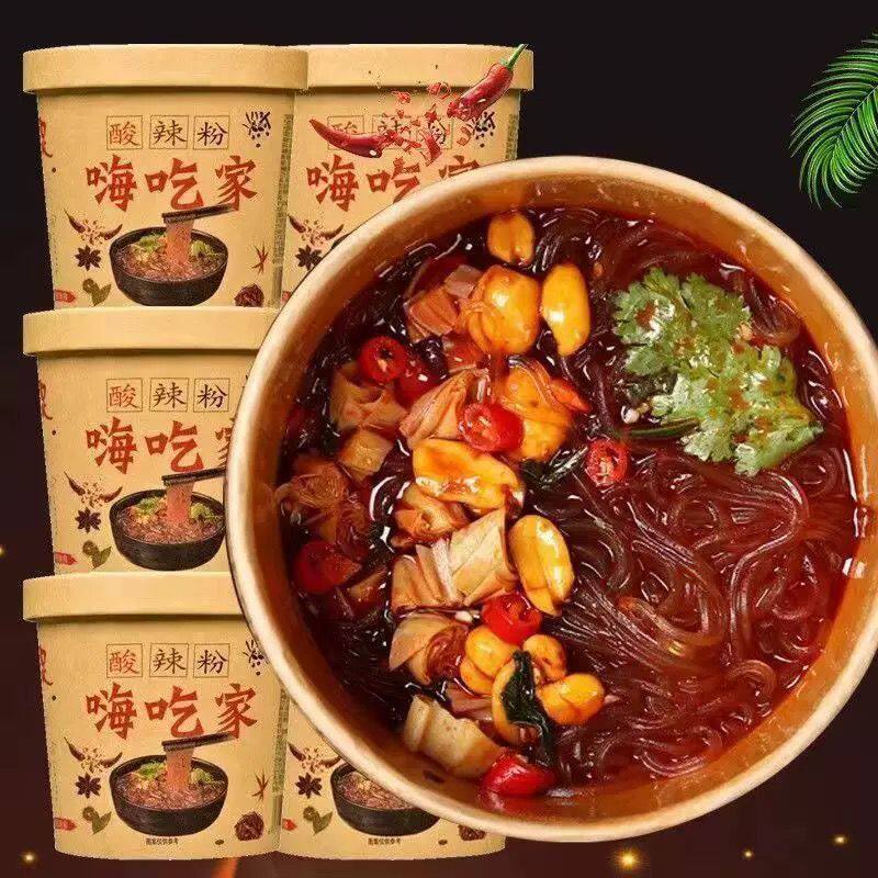正宗嗨吃家酸辣粉重庆酸辣粉桶装整箱网红零食宿舍速食红薯粉批发