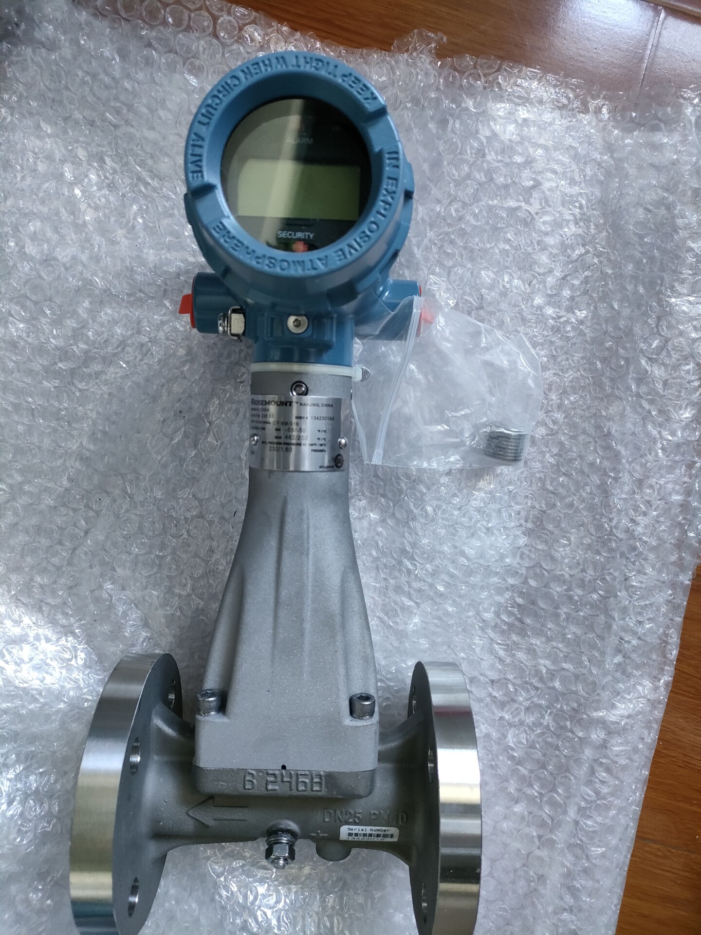 议价艾默生全新涡街流量计dn25,图片实物拍摄拍摄,最终已成交为