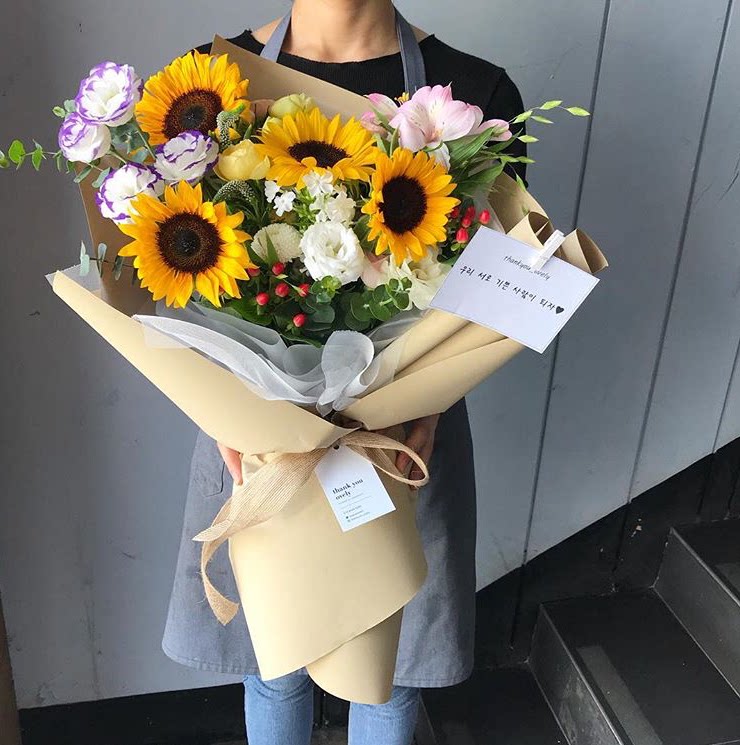 平顶山市新华区卫东区父亲节向日葵香槟玫瑰鲜花速递同城店送上门