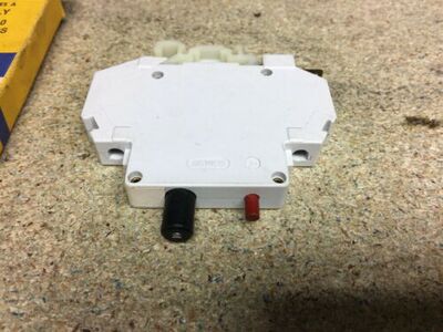 GCB-100 GCB-100  Square D MCB 10 Amp Circuit Breaker