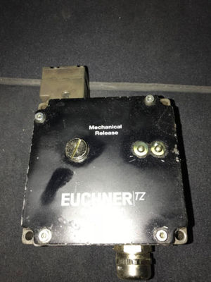 EUCHNER Sicherheitsschalter TZ2LE024MVAB sehr guter Zustand!