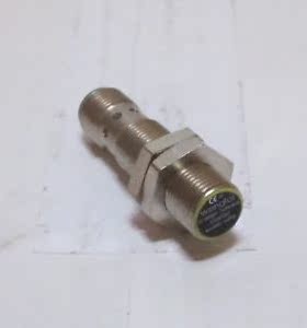 WENGLOR ID04VB3 Nherungsschalter M12x1 4-polig #SK-24-18