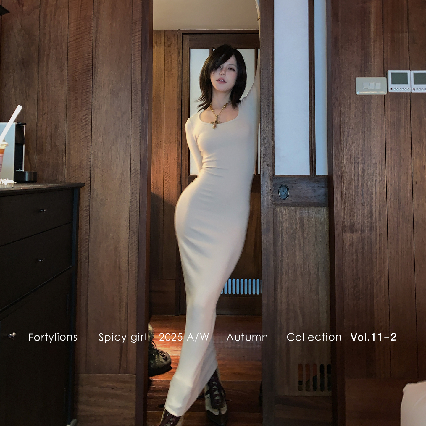 U领磨毛厚实百搭连衣裙