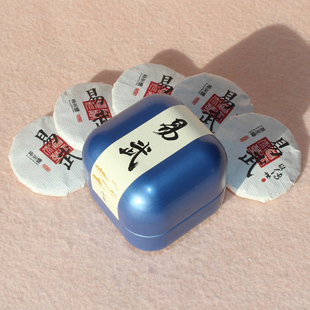 普洱茶生茶云南易武正山普洱茶玲珑小饼荒山乔木大叶种茶小铁罐装