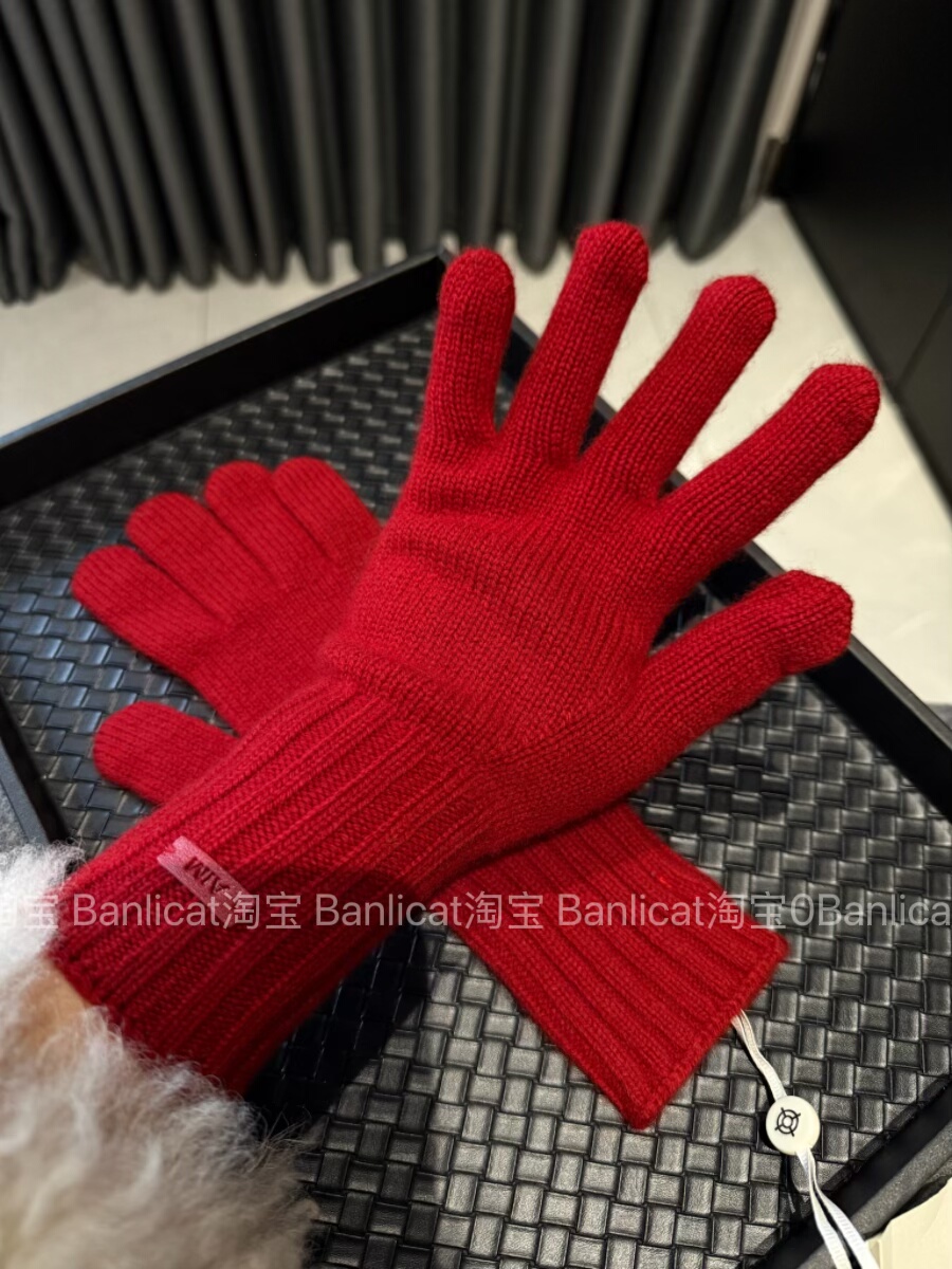 BanliCat 100%纯羊显白毛安可拉红新年针织分指手套2025秋冬保暖