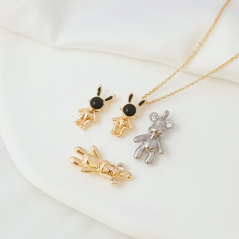 保色白K滴油立体小熊太空兔吊坠