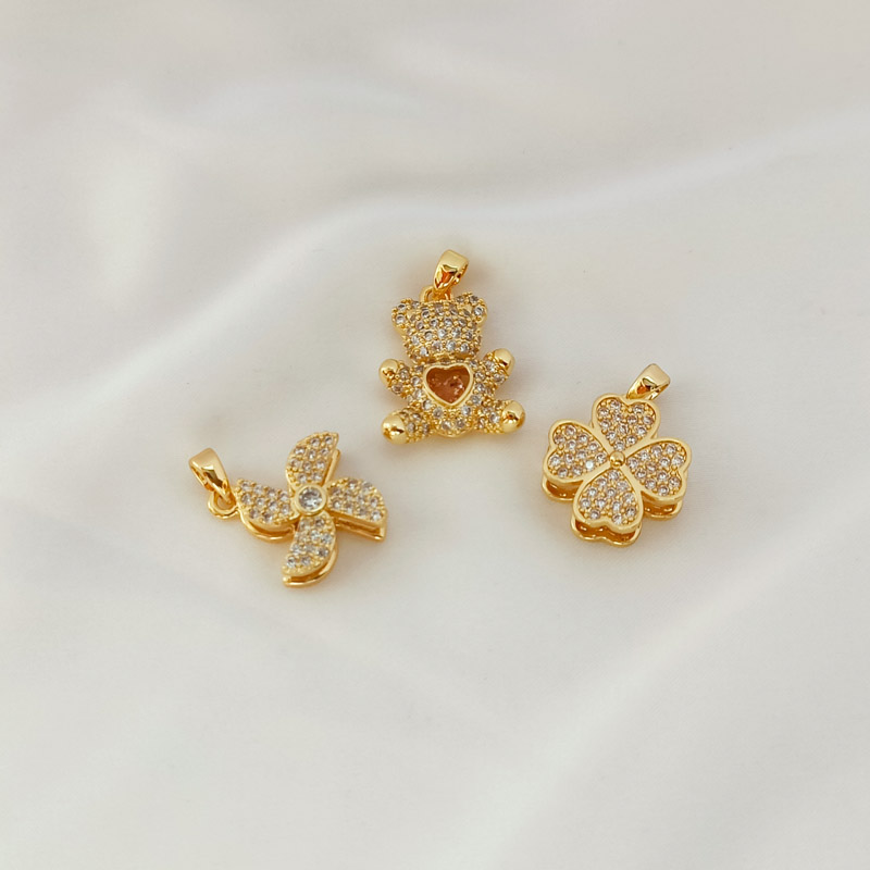 铜镶锆小熊可旋转风车四叶草吊坠