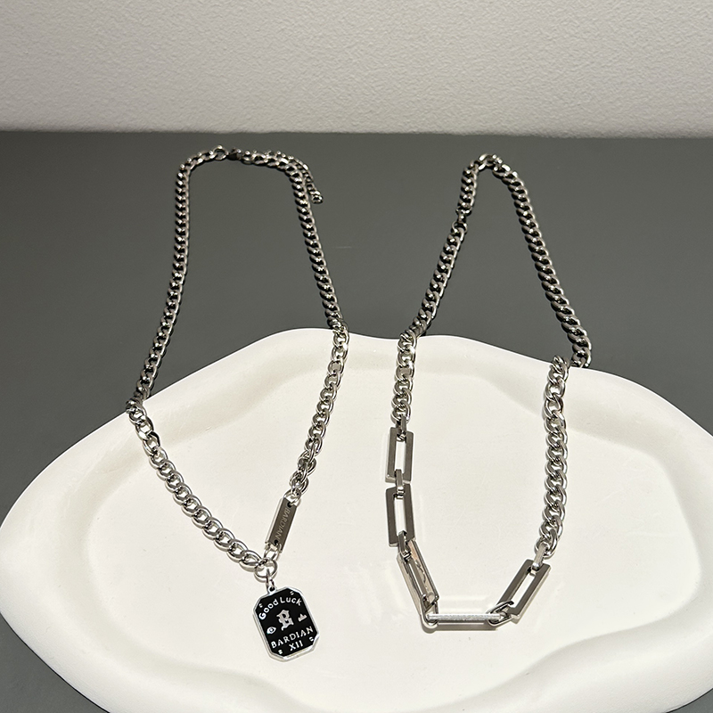 儿童项链男孩潮配饰钛钢吊坠个性街舞走秀搭配女童嘻哈毛衣链拍照