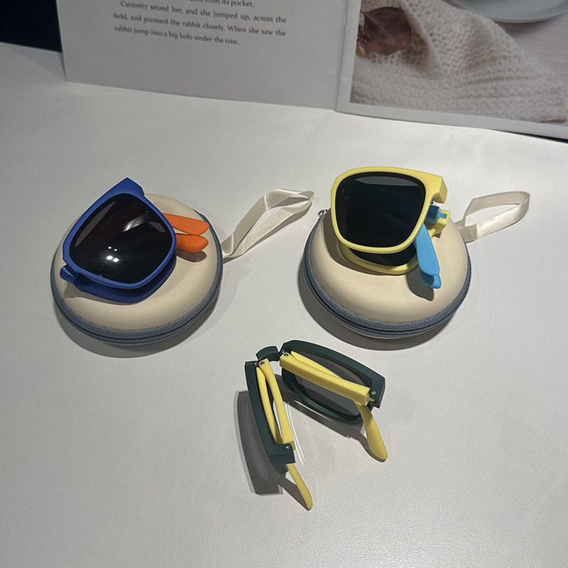 儿童硅胶偏光可折叠防紫外线墨镜