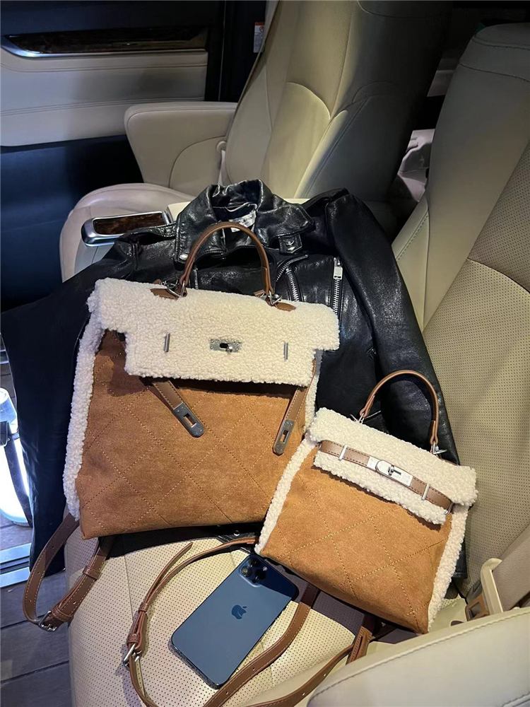 羊羔毛磨砂背包时尚毛绒包