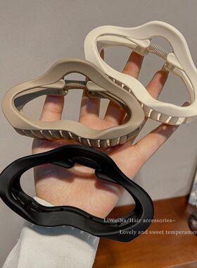 简约磨砂抓夹大号女秋冬2022年新款后脑勺发夹鲨鱼夹气质发卡头饰