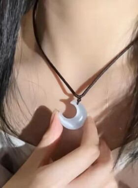 抖音同款小众可爱仙女款月亮项链闺蜜月牙吊坠锁骨链女