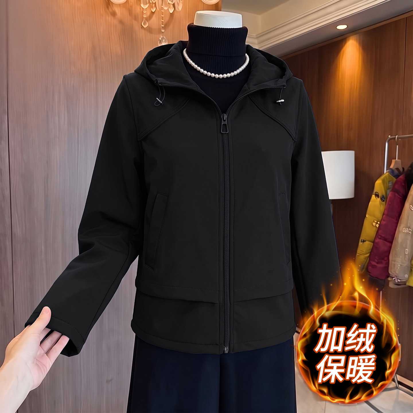 专柜品牌外套女中年妈妈显年轻衣服2026新款中老年人秋装宽松大妈