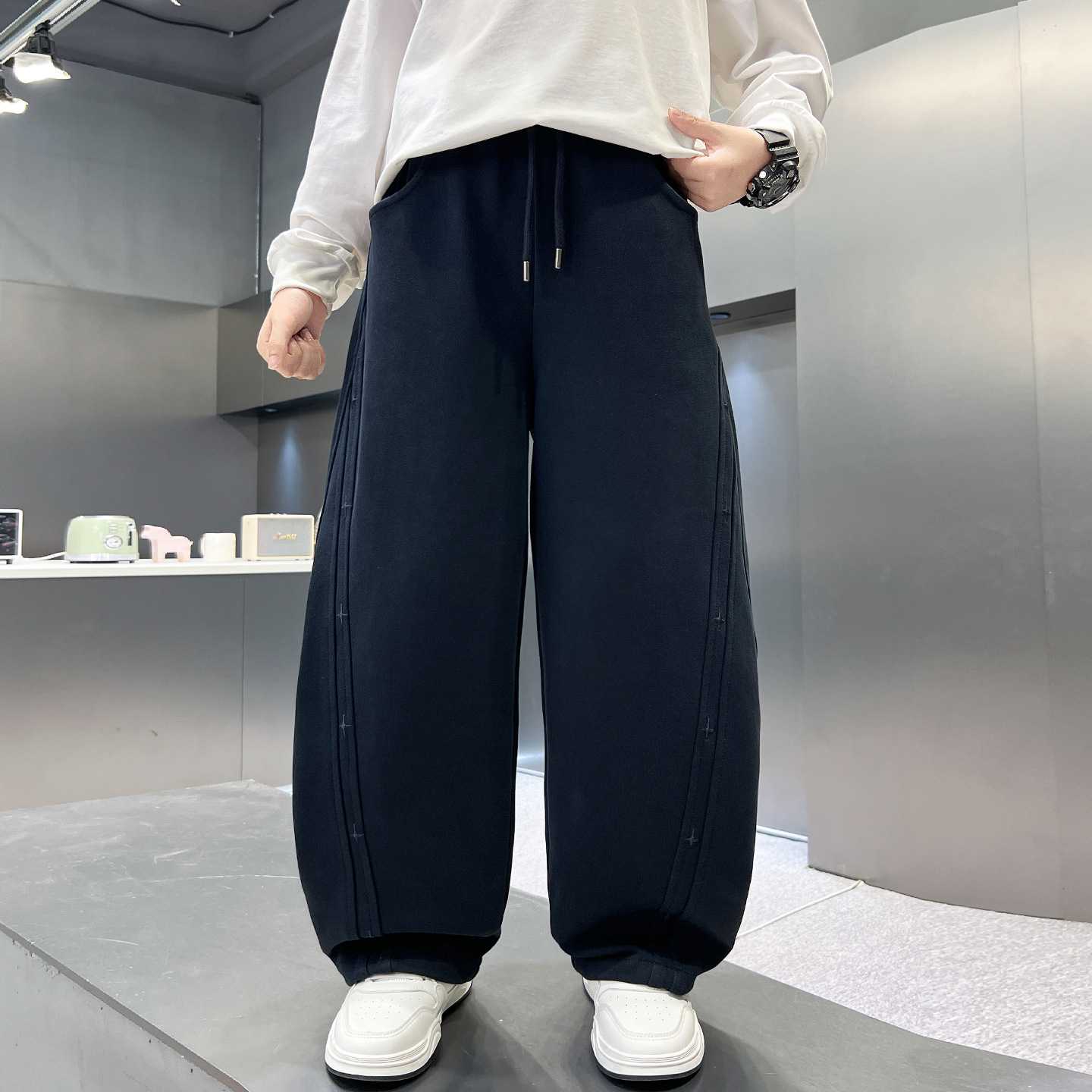 专柜品牌男童秋装运动裤子2026新款春秋款中大童秋季男孩帅气长裤