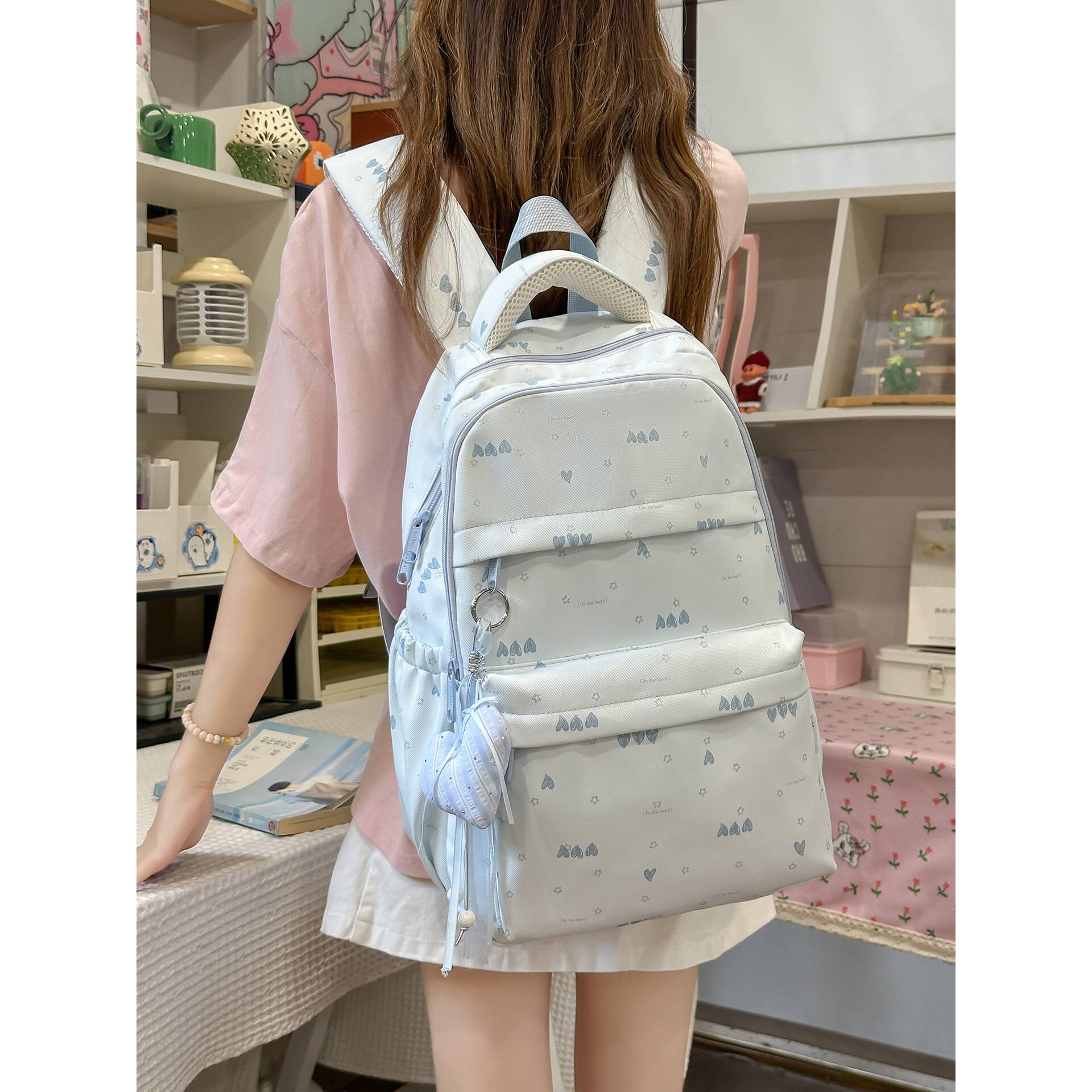 专柜品牌小众设计感爱心背包少女心学生书包通勤百搭大容量双肩包