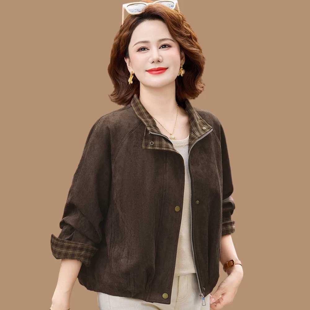 专柜品牌中年妈妈秋装外套短款休闲夹克中老年春秋上衣阔太太女装