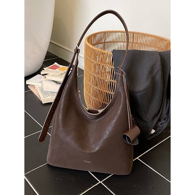 商场品牌新款复古大容量托特包包女韩版超火通勤单肩包时尚斜挎包