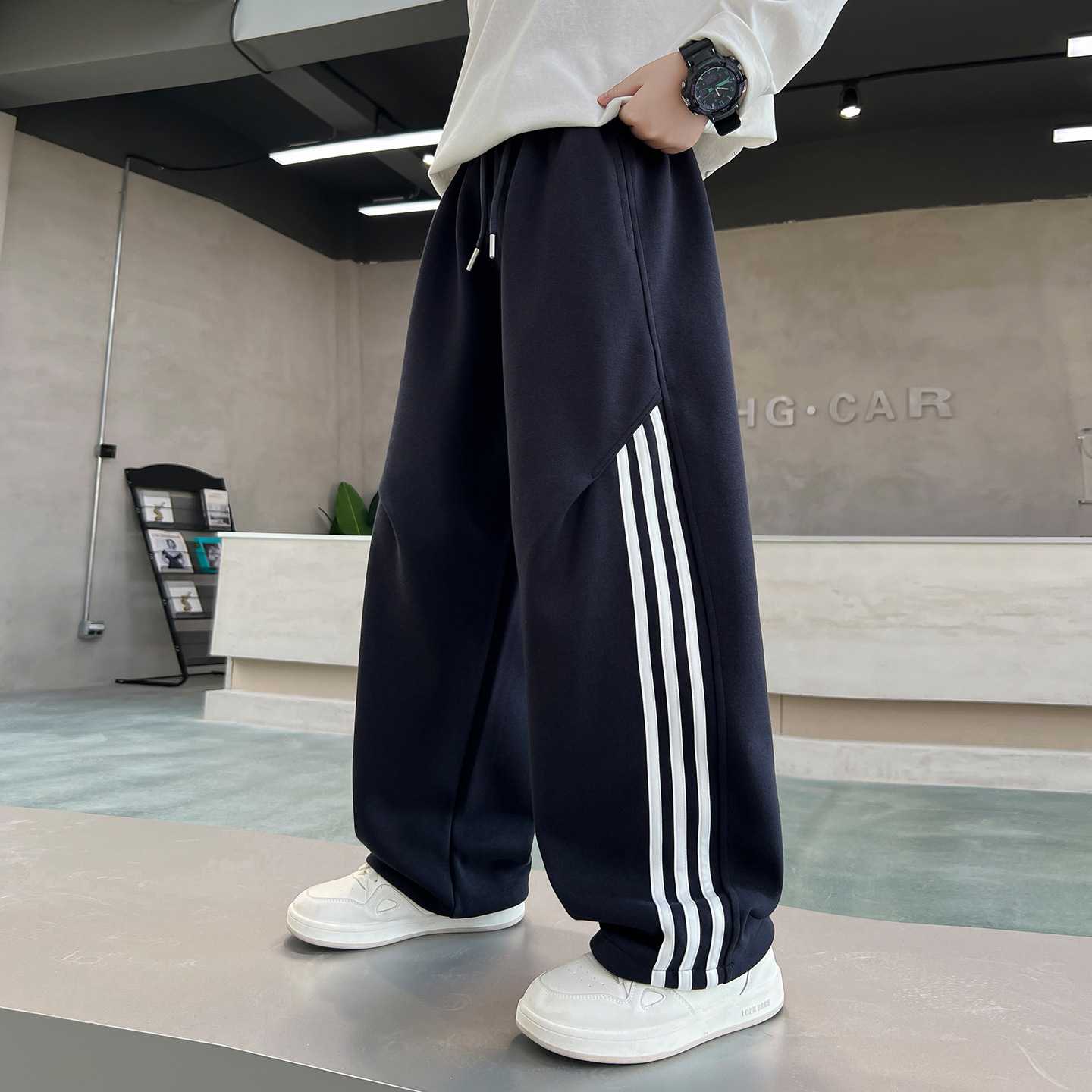 专柜品牌男童运动裤秋季新款2026儿童春秋装休闲长裤中大童宽松帅