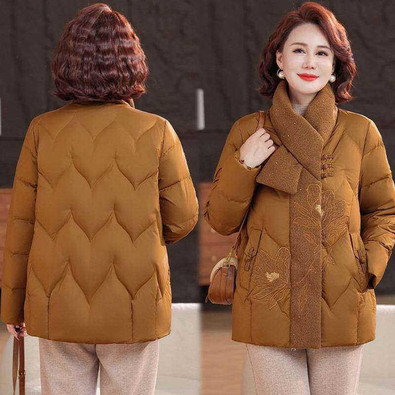 商场品牌羽绒服中老年女装冬装新款妈妈装绣花围巾领羽绒外套加厚