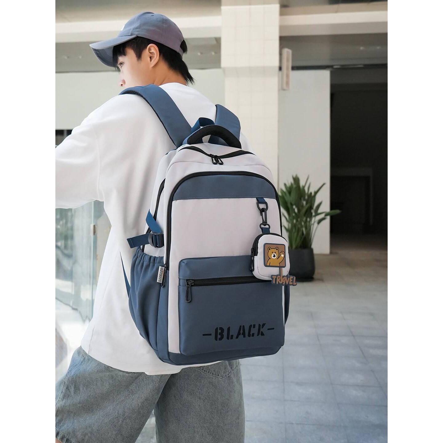 专柜品牌灰白藏蓝拼接学院风书包帅气初高中男生上课旅行多用耐造