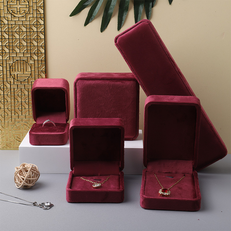 跨境高档精致酒红丽丝绒首饰盒项链长链首饰包装盒耳钉戒指珠宝盒