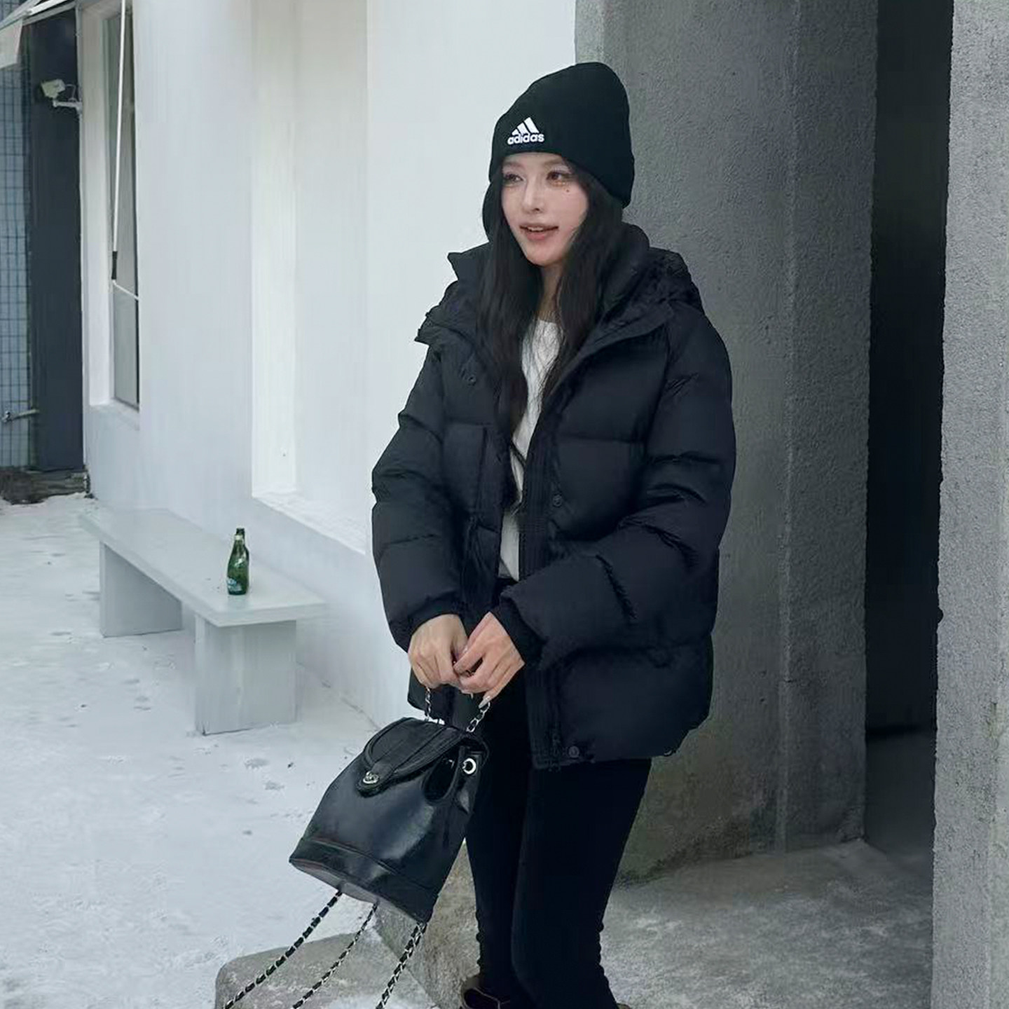 冬季新款黑色连帽羽绒服