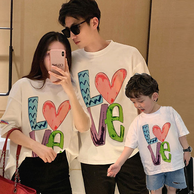 亲子装2025新款夏装涂鸦LOVE爱心一家人短袖T恤母女家庭装情侣装