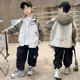 男童春秋款外套2025新款儿童春秋洋气冲锋衣男孩春装风衣连帽衣服