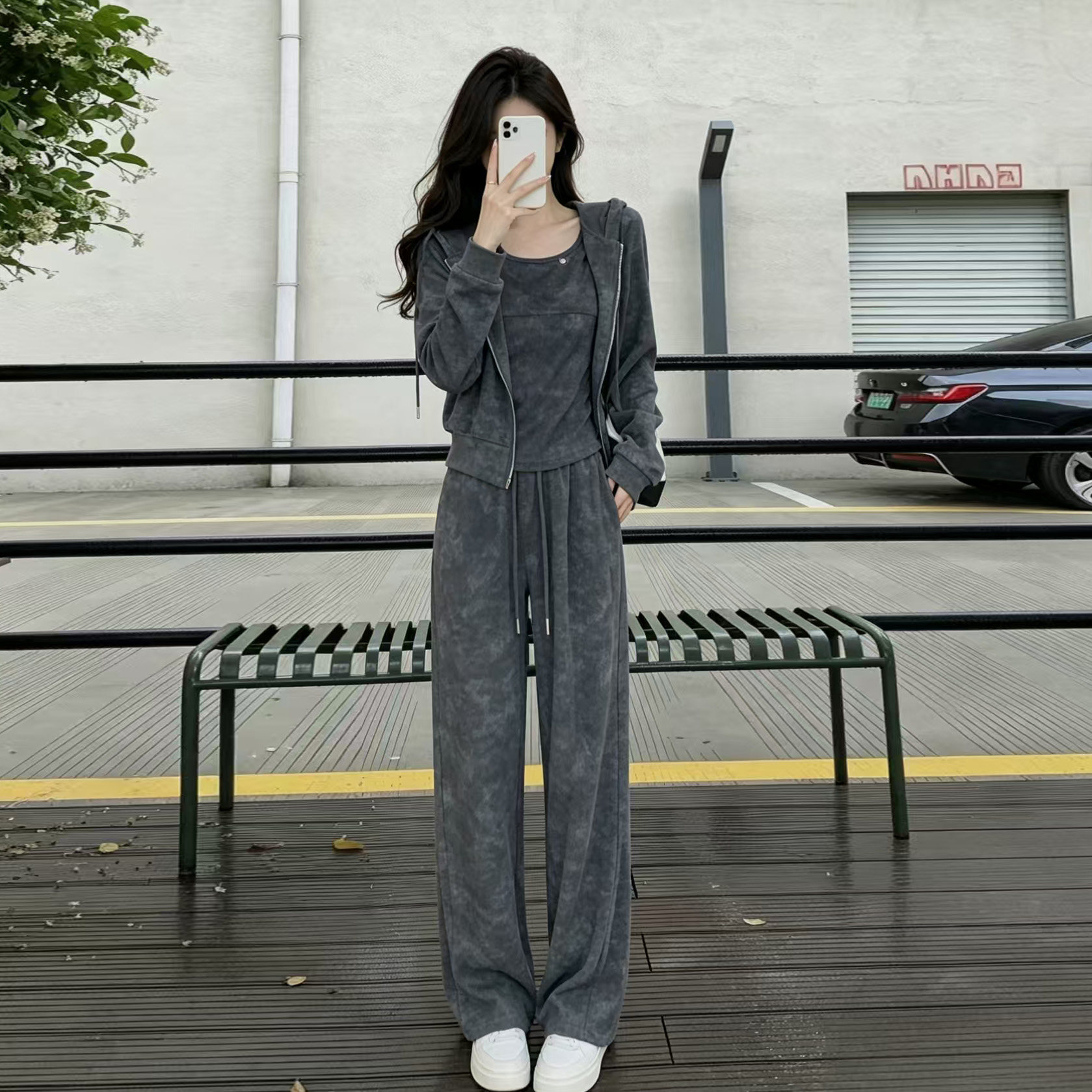 2026秋季韩系灰色休闲运动套装女时尚减龄洋气卫衣阔腿裤三件套