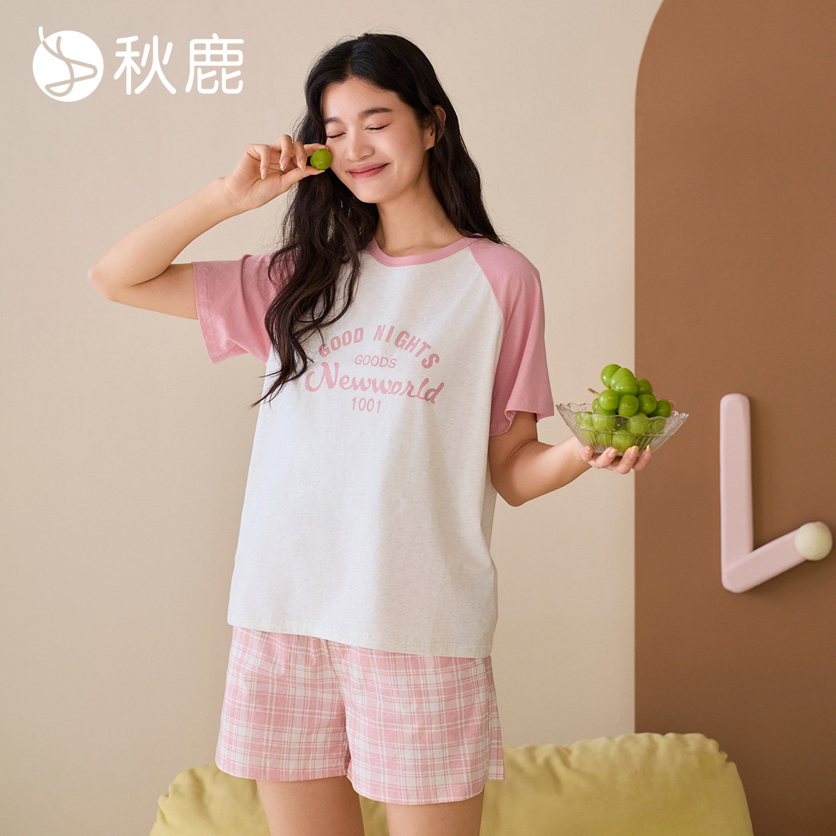 秋鹿睡衣女士肩膀拼色英文印花短袖短裤圆领格子裤家居服套装大码
