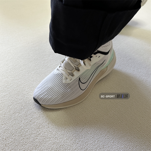 NIKE耐克男子缓震透气舒适跑步鞋