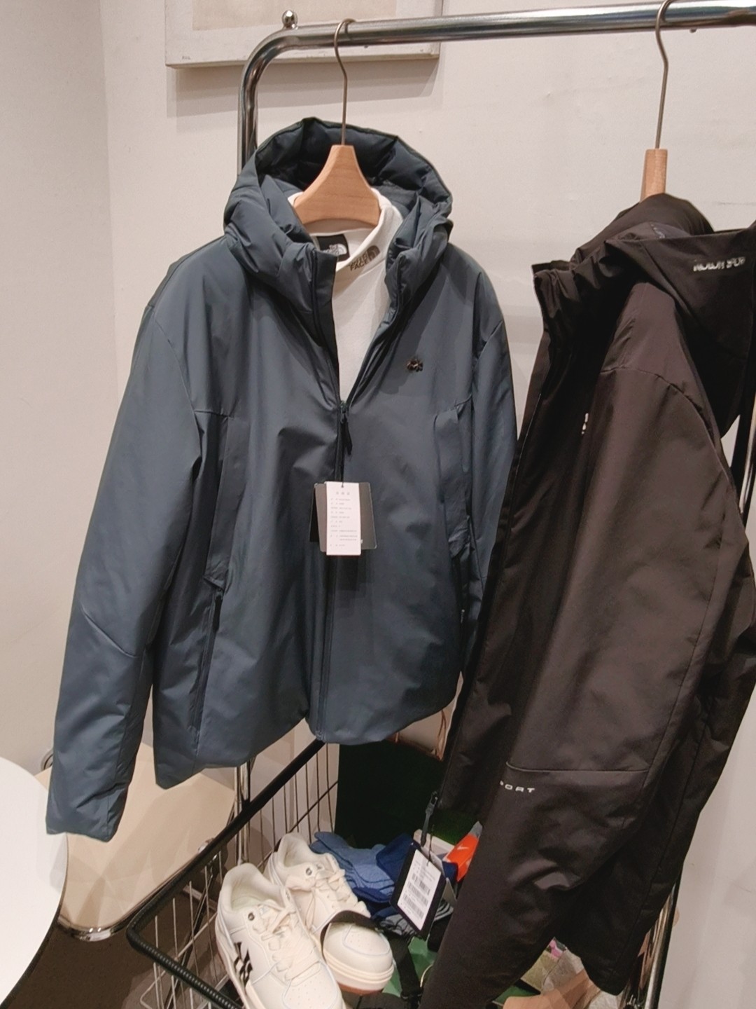 轻薄款羽绒服男士鹅绒连帽可拆卸2025秋冬外套商务休闲轻量防风