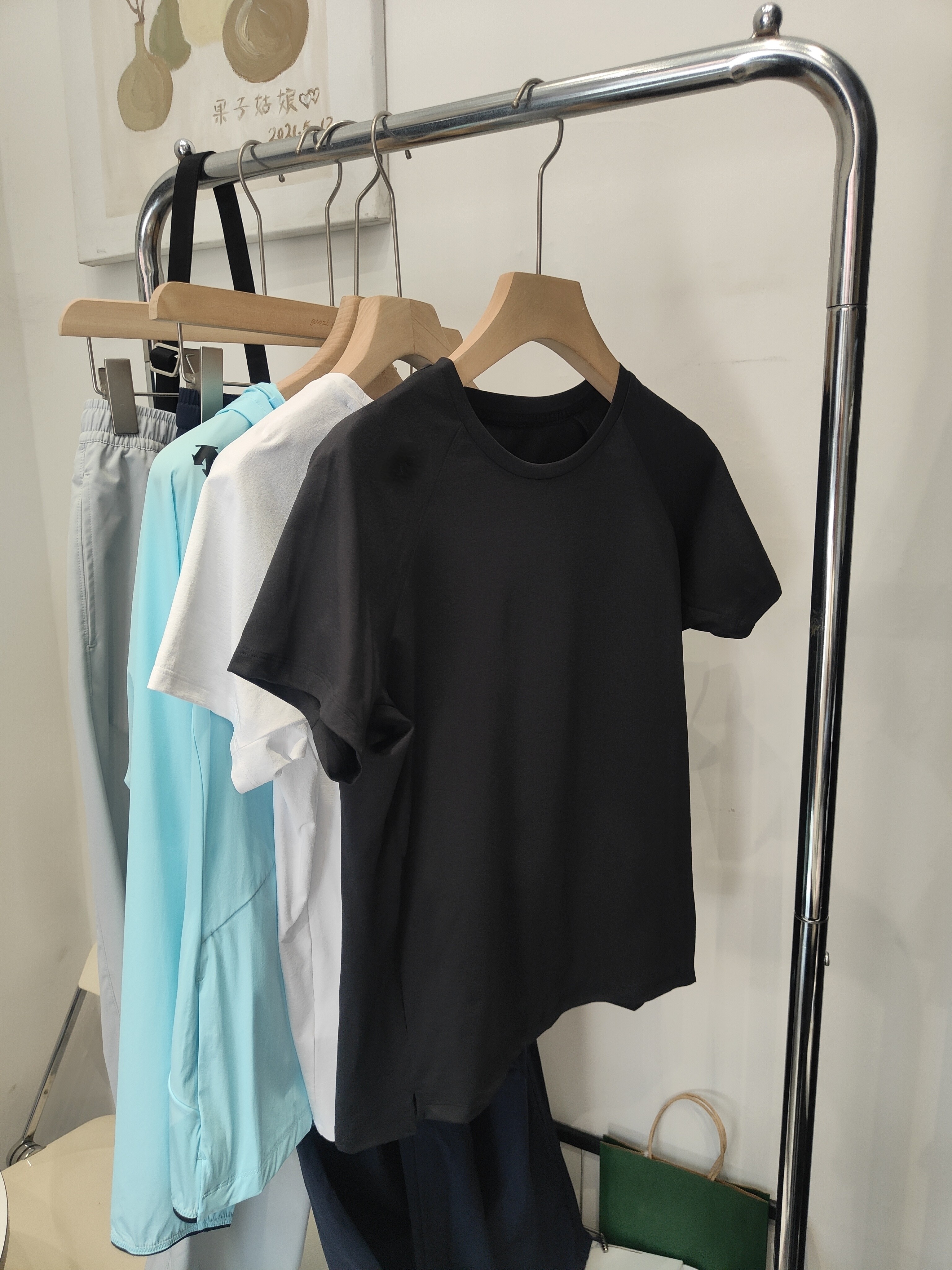 运动款式女士短袖T恤~弹力速干圆领纯色简约百搭休闲上衣