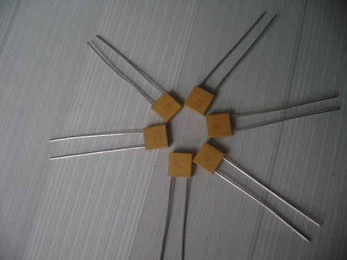 进口高温陶瓷电容CK06BX104K CK06BX683K 全新原装 拍时请询价