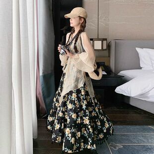 小个子设计感开衫 新款 吊带裙两件套 女2026夏季 黑色碎花连衣裙套装