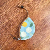 Светло-голубые плоды боярышника