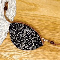 Темно -серое черное облако