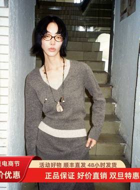 UNITY MODE miu系撞色V领羊毛毛衣女秋季灰色长袖针织衫软糯上衣