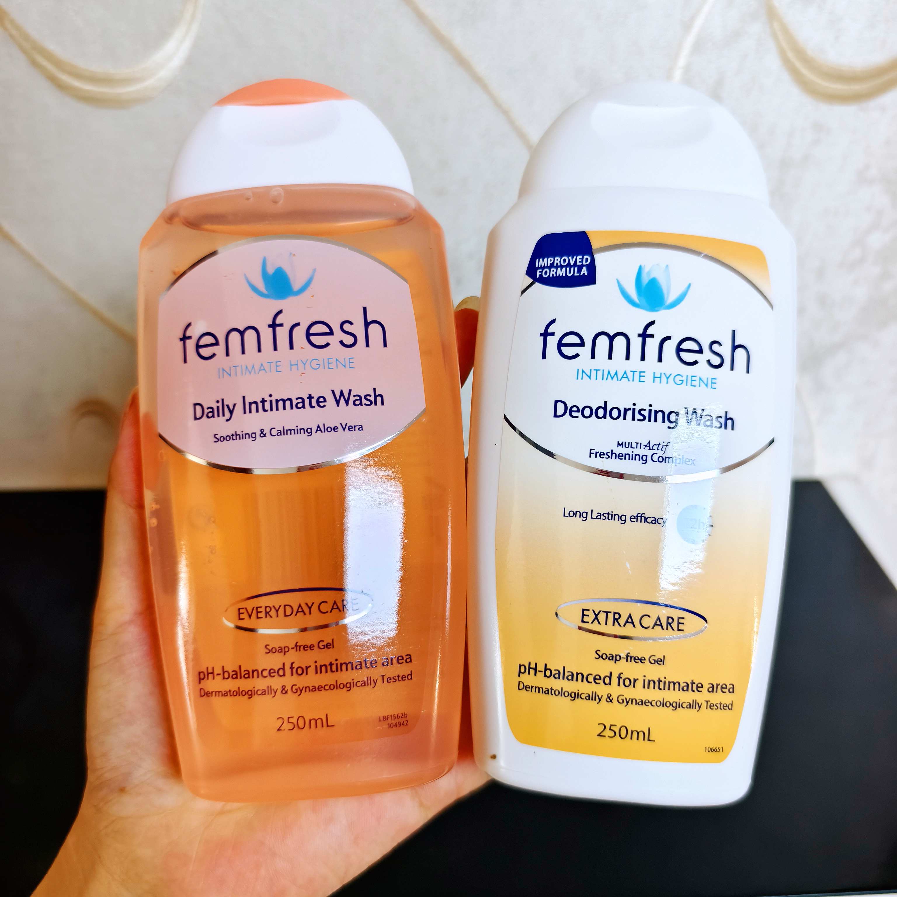 英国Femfresh洗护芳芯私处洗液护理液女性私密保湿清洗液250ml