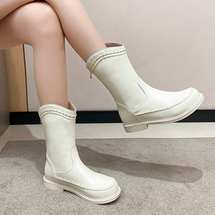 白色学生大童马丁靴女短靴2026秋冬新款英伦风瘦瘦靴短筒靴子女40
