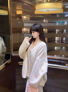 Eva君君酱高级感蝙蝠袖环保皮草仿水貂毛毛外套女v领中长宽松大衣