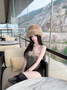 Eva君君酱辣妹性感毛毛拼接牛仔抹胸背心女设计感显瘦小众短上衣