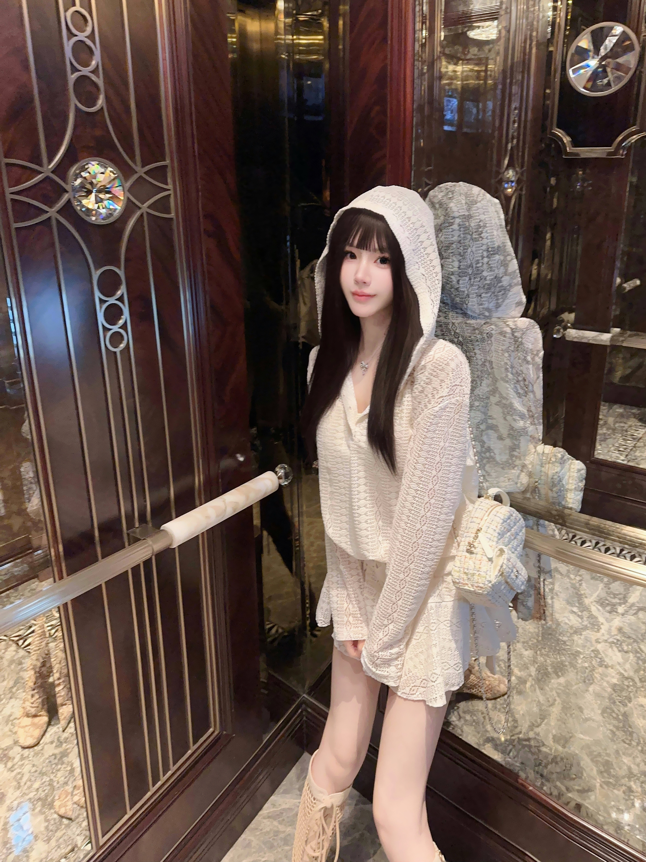 Eva君君酱韩系慵懒连帽镂空减龄纯欲腰带防晒连衣裙吊带两件套女