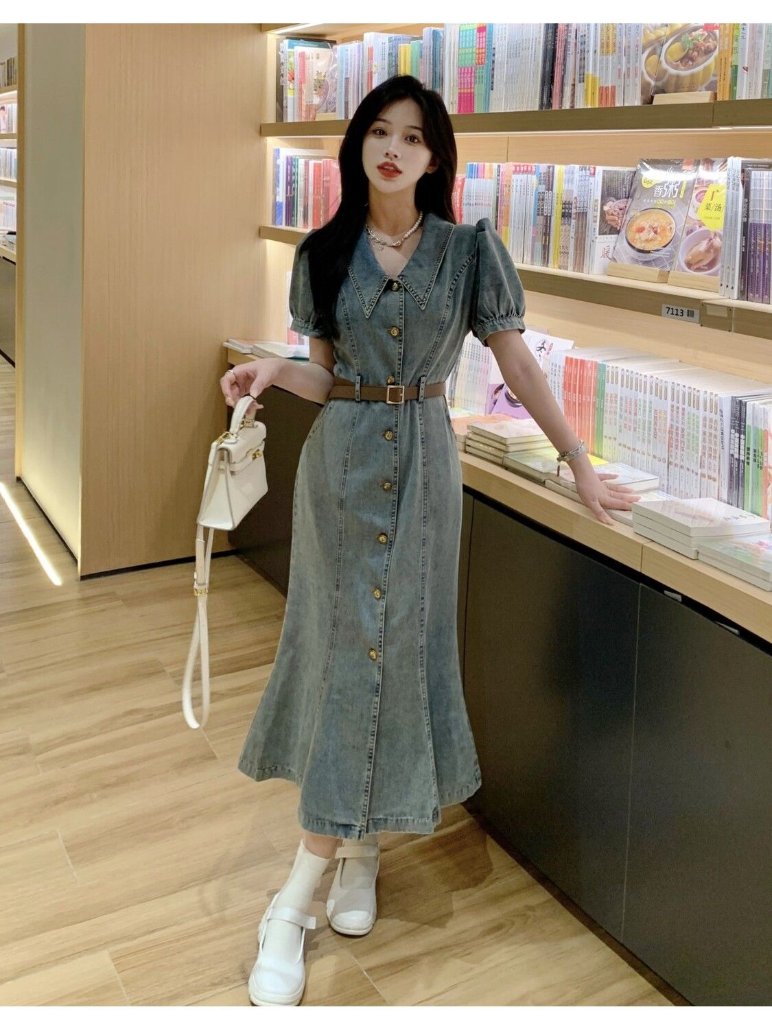 港味设计感牛仔短袖连衣裙女2023夏季新款高腰显瘦百搭潮流中长裙