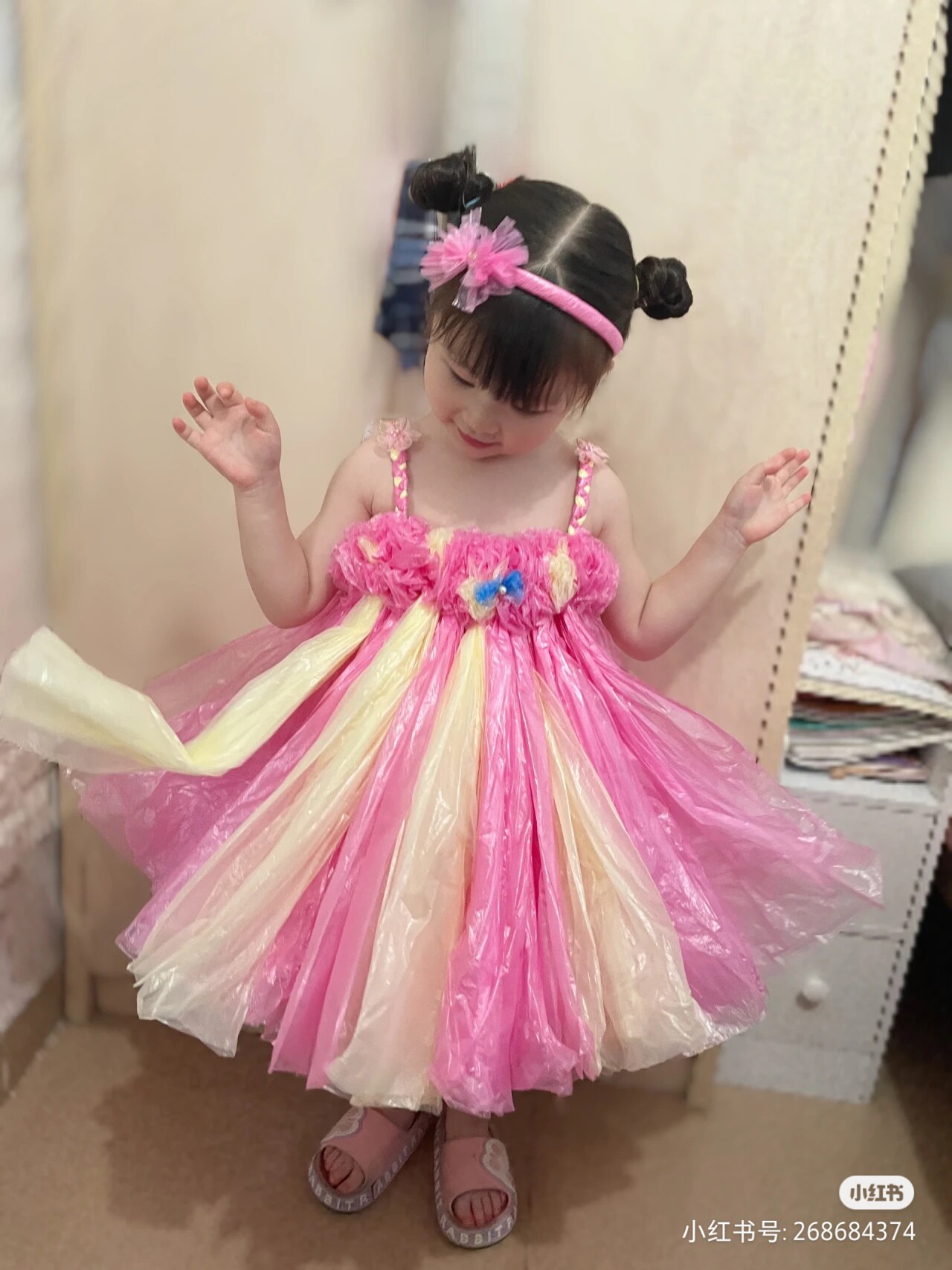 儿童环保时装秀服装女童幼儿园亲子走秀裙子手工创意塑料袋表演