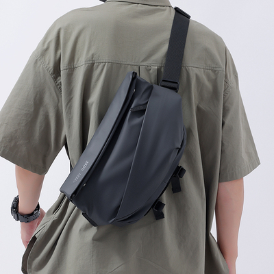 机能斜挎包男多功能胸包