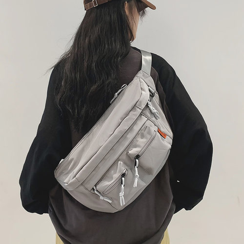 菇八八潮牌工装胸包男斜挎包