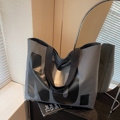 大容量托特包包2025新款手提装行李袋子短途旅行包女高级感单肩包