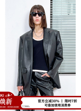 ANNAKIKI【刘宇明星同款】小众设计黑色压印皮衣宽松廓形西装外套
